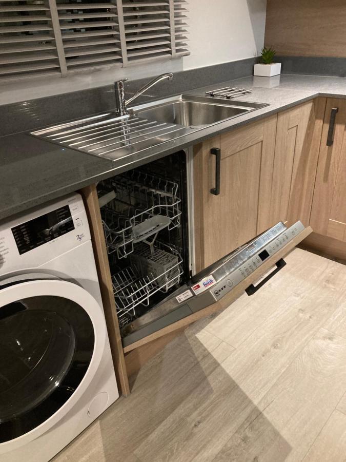 Chapel Court Apartments Cannock Ngoại thất bức ảnh