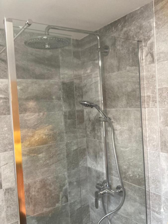 Chapel Court Apartments Cannock Ngoại thất bức ảnh